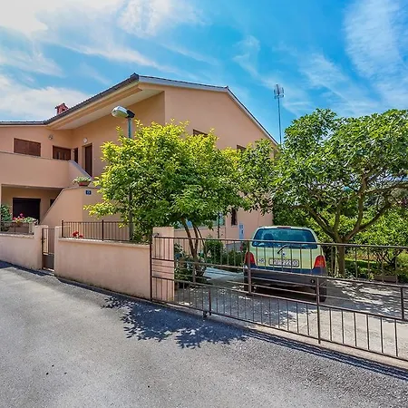 Apartamento Celstina *